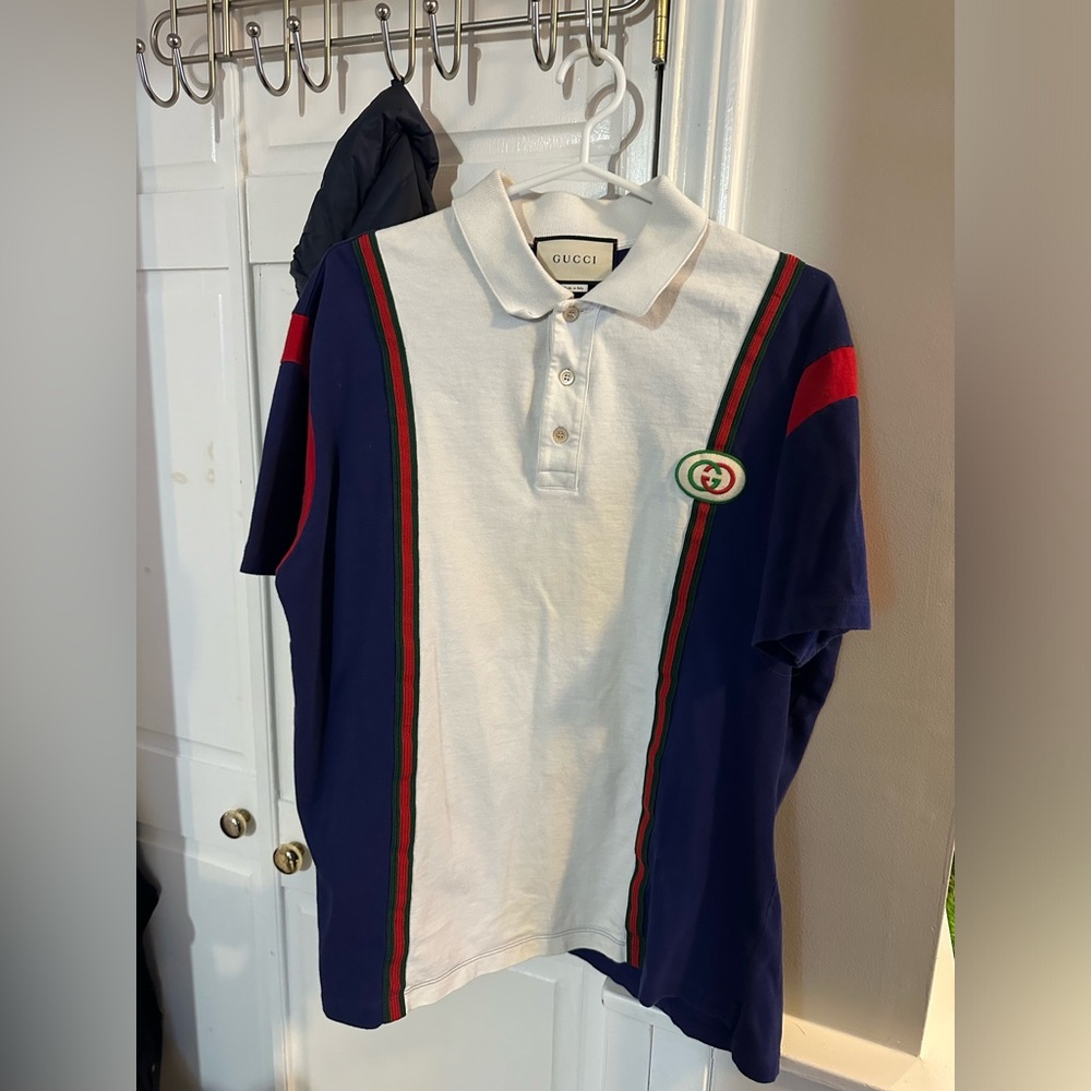 Good condition fits as large, bought from Toronto Gucci store